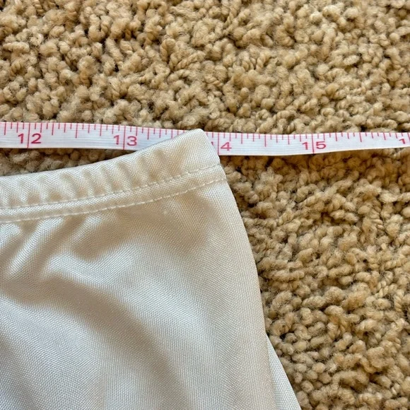 Altar’d State Ladies Off White Half Slip | Size M - Picture 5 of 8